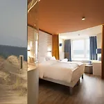 Aja Warnemünde Hotel 4*