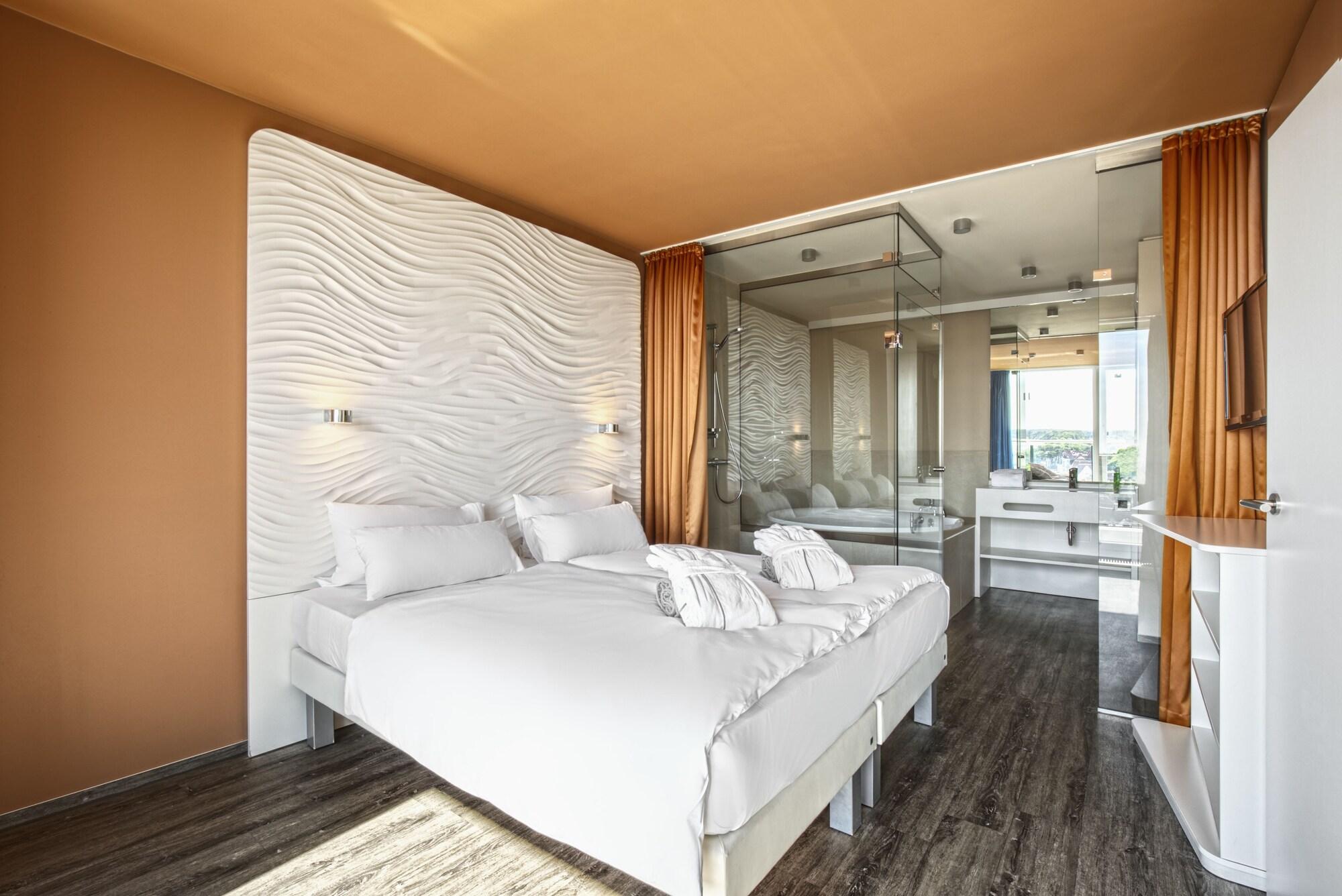 Aja Warnemünde 4*